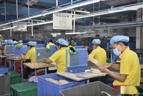 張家界 聽,機器轟鳴聲漸次響起